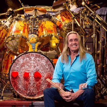 Κατάστημα drums από τον Nicko McBrain στο Μάντσεστερ